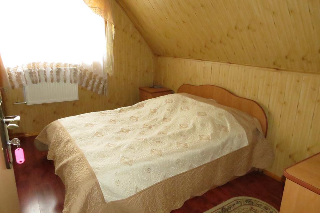 Bilyy Kamin Guest House Tatariv Room photo